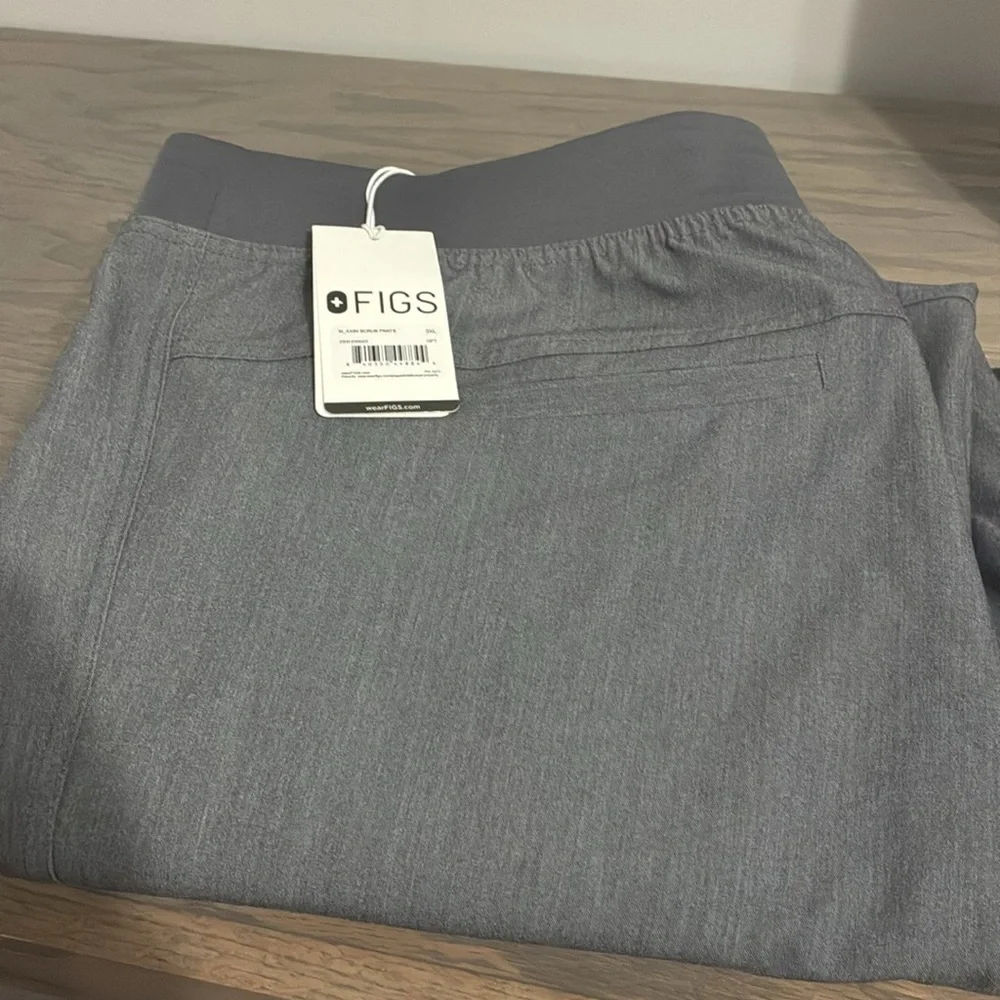 FIGS- Axim™ Cargo Scrub Pants size 3XLR